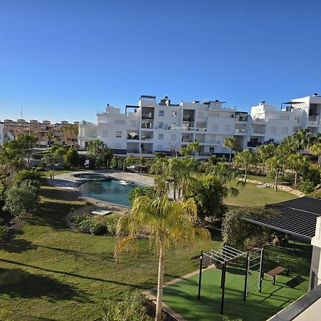 Nice 2 Bedroom Bali Apartment With Sea Views Torrevieja Eksteriør bilde