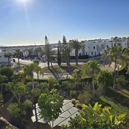 Nice 2 Bedroom Bali Apartment With Sea Views Torrevieja Eksteriør bilde