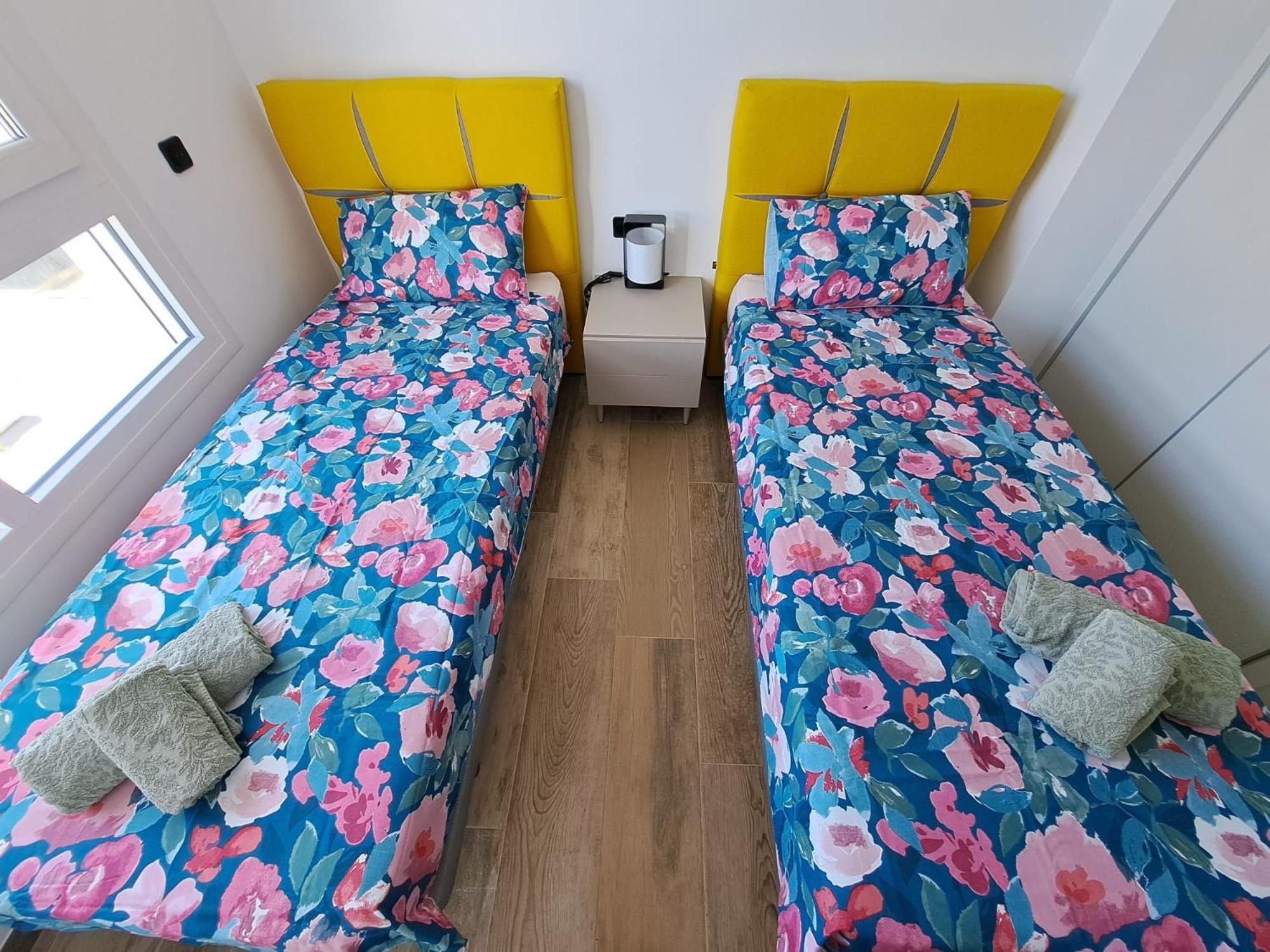 Nice 2 Bedroom Bali Apartment With Sea Views Torrevieja Eksteriør bilde