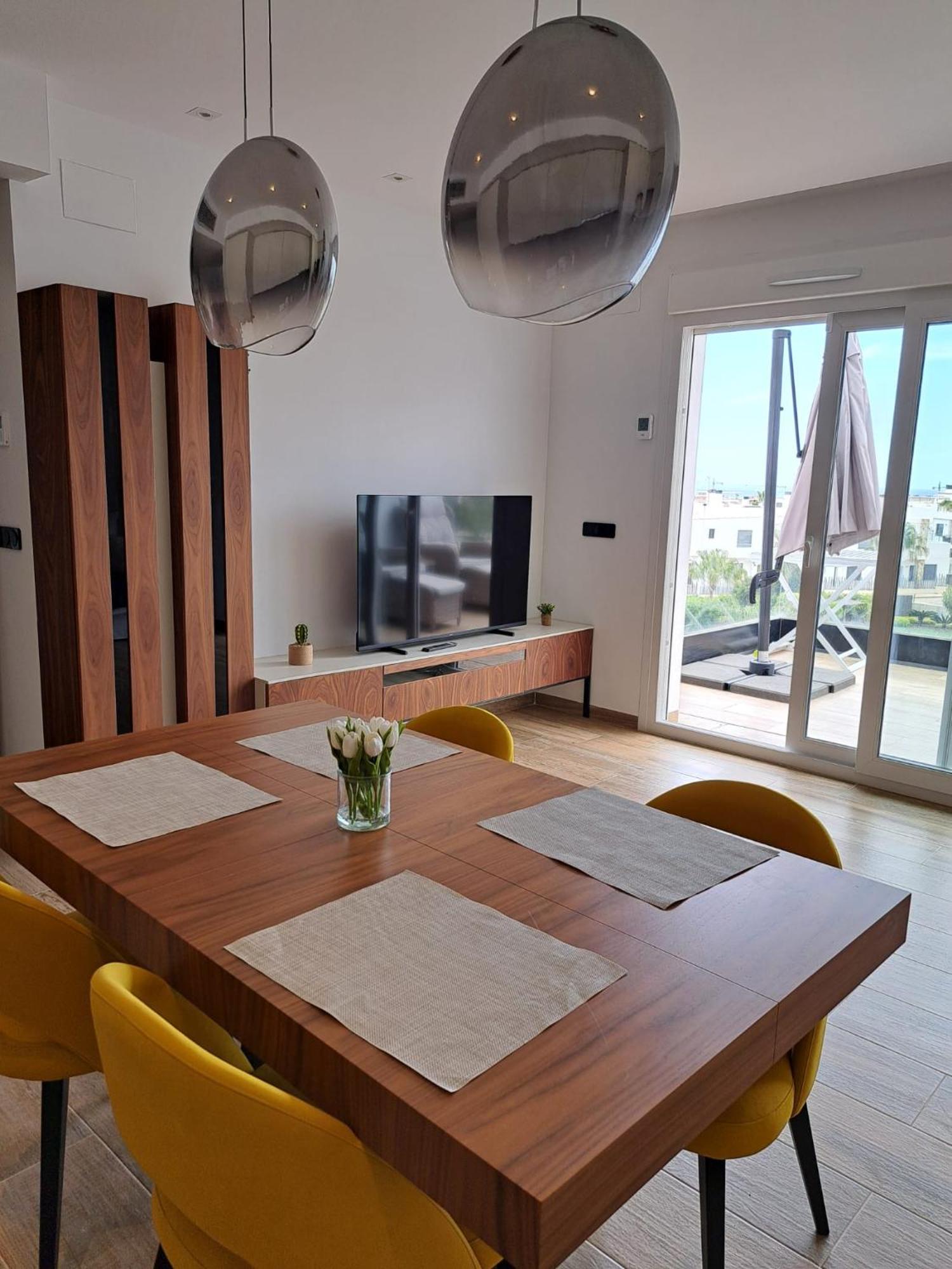 Nice 2 Bedroom Bali Apartment With Sea Views Torrevieja Eksteriør bilde