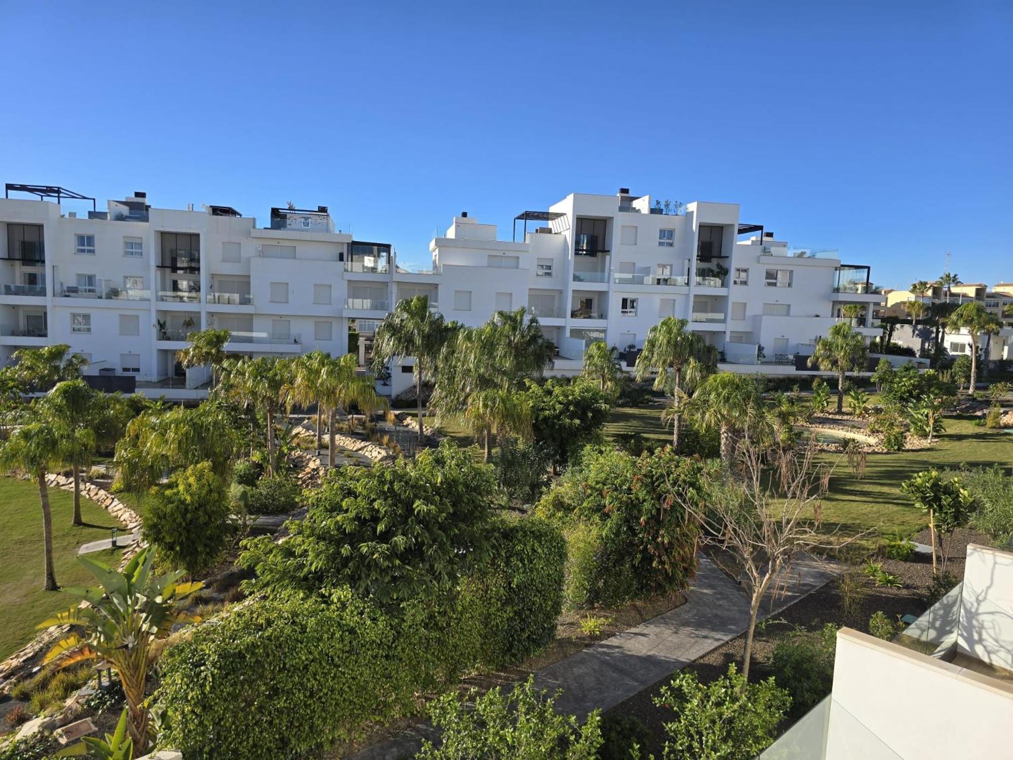 Nice 2 Bedroom Bali Apartment With Sea Views Torrevieja Eksteriør bilde