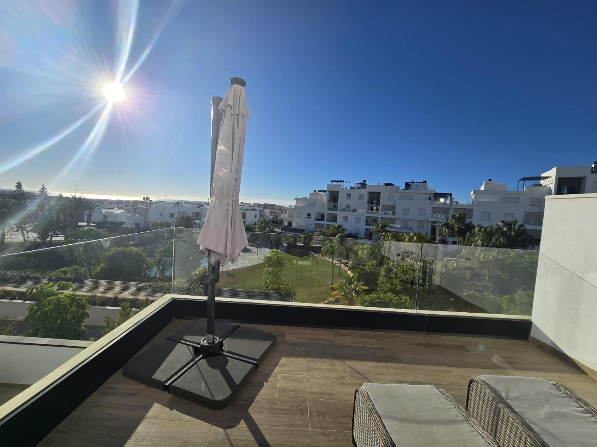Nice 2 Bedroom Bali Apartment With Sea Views Torrevieja Eksteriør bilde
