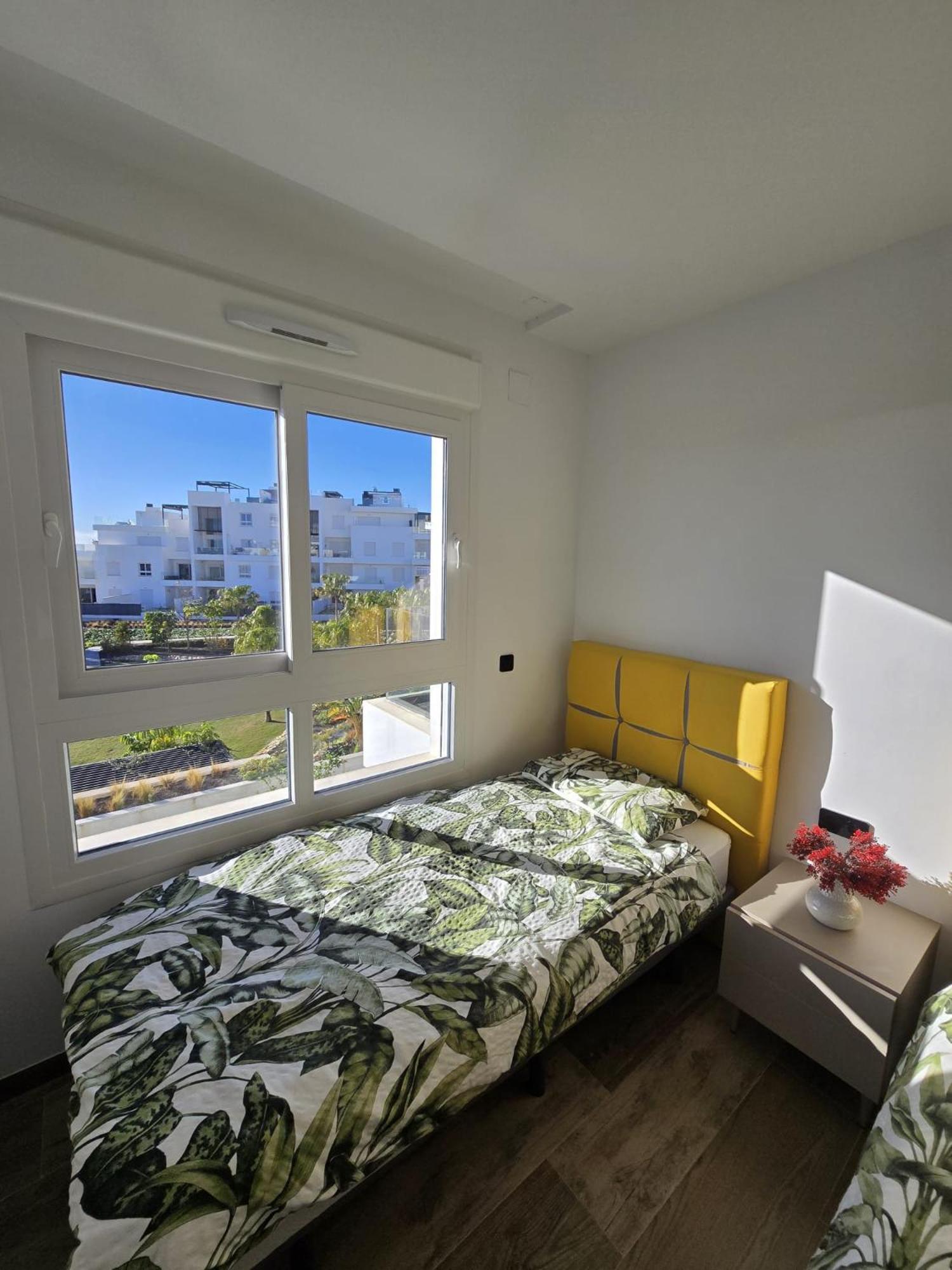 Nice 2 Bedroom Bali Apartment With Sea Views Torrevieja Eksteriør bilde