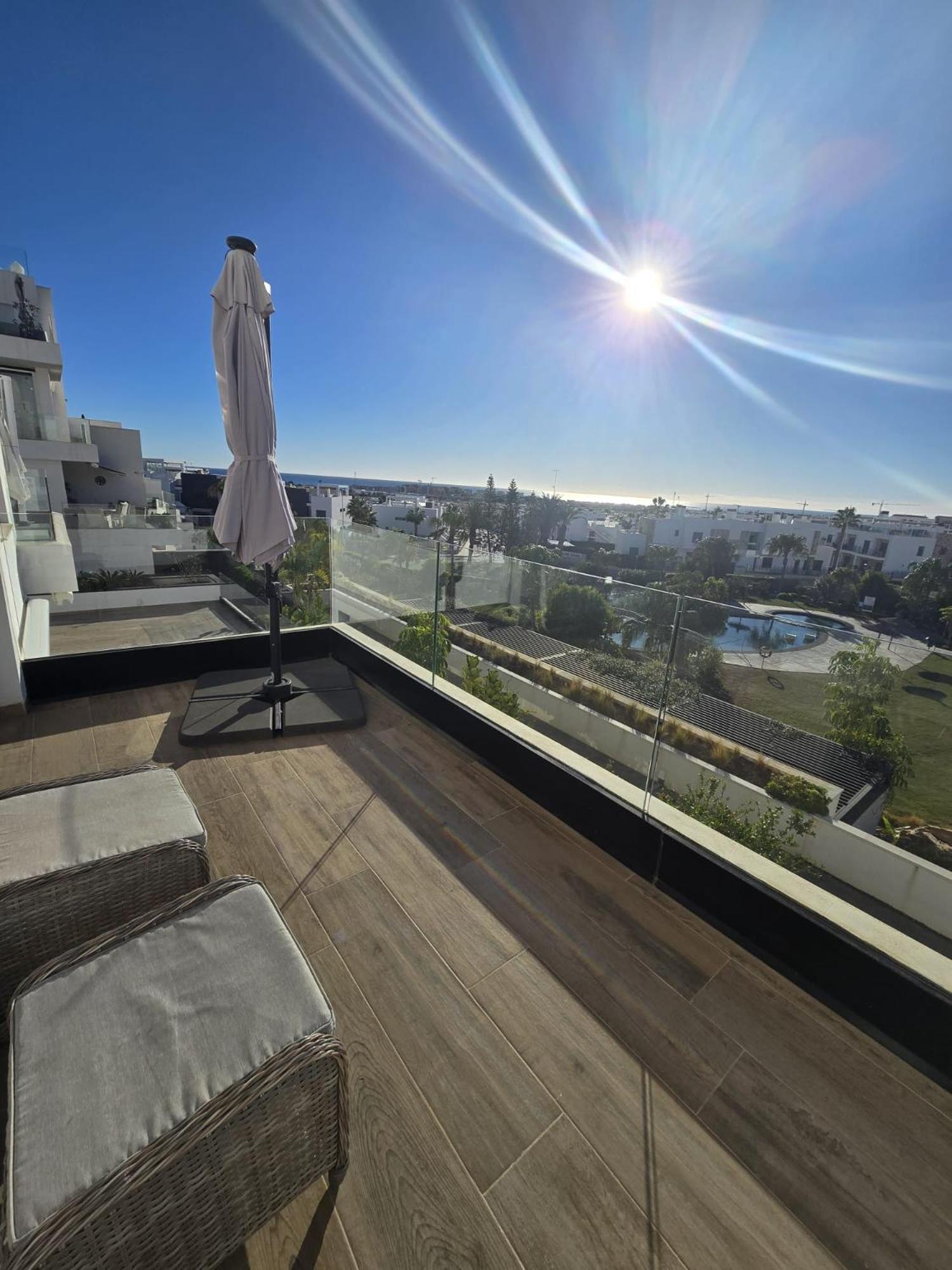 Nice 2 Bedroom Bali Apartment With Sea Views Torrevieja Eksteriør bilde